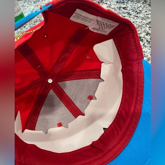 DC Comics Wonder Woman Cap Snapback Baseball Hat Flat Bill Adjustable - Picture 3 of 5